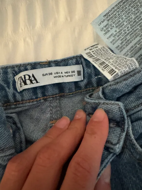 High Waisted Jeans - Image 4