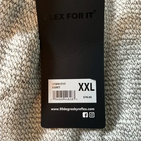 90 Degree by Reflex Sweatshirt/ Sweater/Pullover. NWT White & Black. Size XXL - Image 3