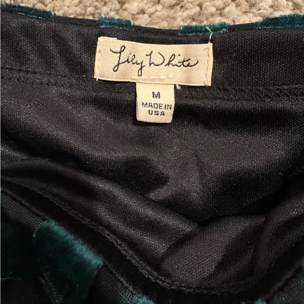 Lily White Velvet Pencil Skirt | Size: Medium - Image 3