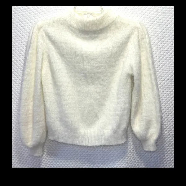 Gianni Bini fuzzy crop sweater ❤️‍🔥 - Image 6