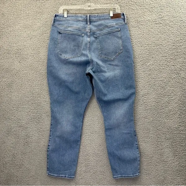 Hollister Curvy Ultra High Rise Skinny Ankle Jeans Medium‎ Wash Women's 32 x 26 - Image 4