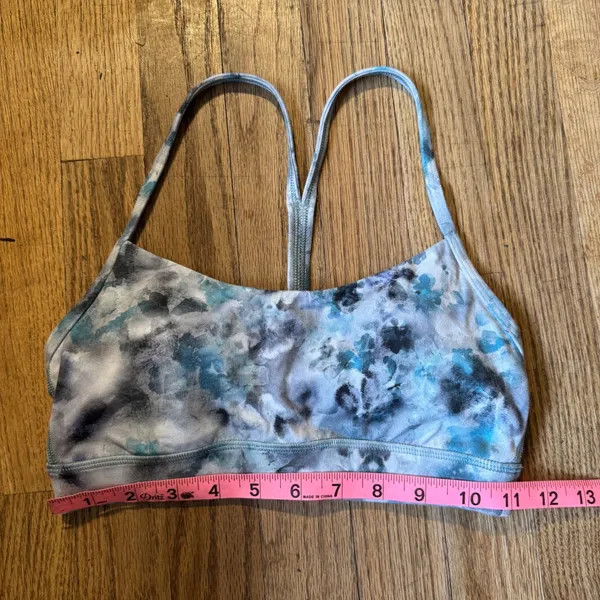 Lululemon Flow Y Bra Size 4 Blue Grey‎ Watercolor Tie Dye Racerback Sports Bra - Image 5