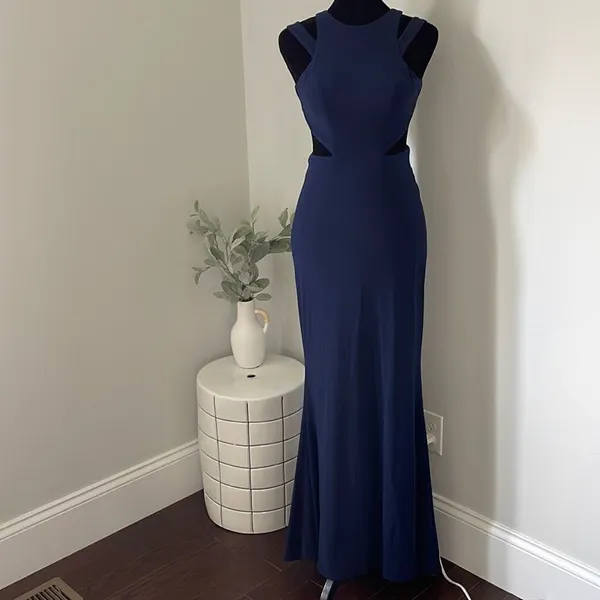 Faviana Formal/Prom Dress. Classic‎ & Elegant.Navy. Size 0 - Image 4