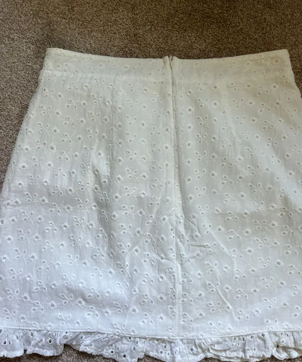 Mi Ami White Eyelet Skirt Size M - Image 3