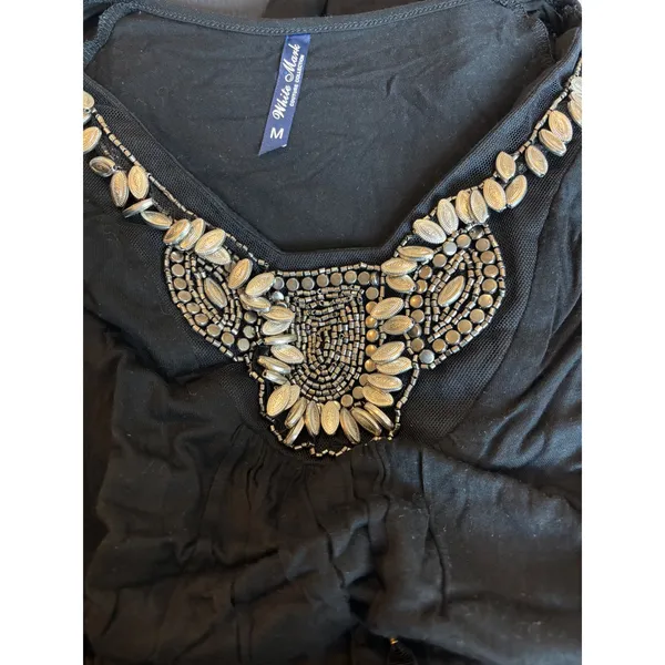 White Mark Tunic Top M‎ Black Beaded Bib Neckline Boho Chic Sharkbite Hem - Image 2