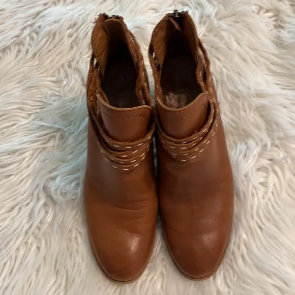 FRYE Bootie’s size 9 color tan/ brown see all photos of the boots - Image 14