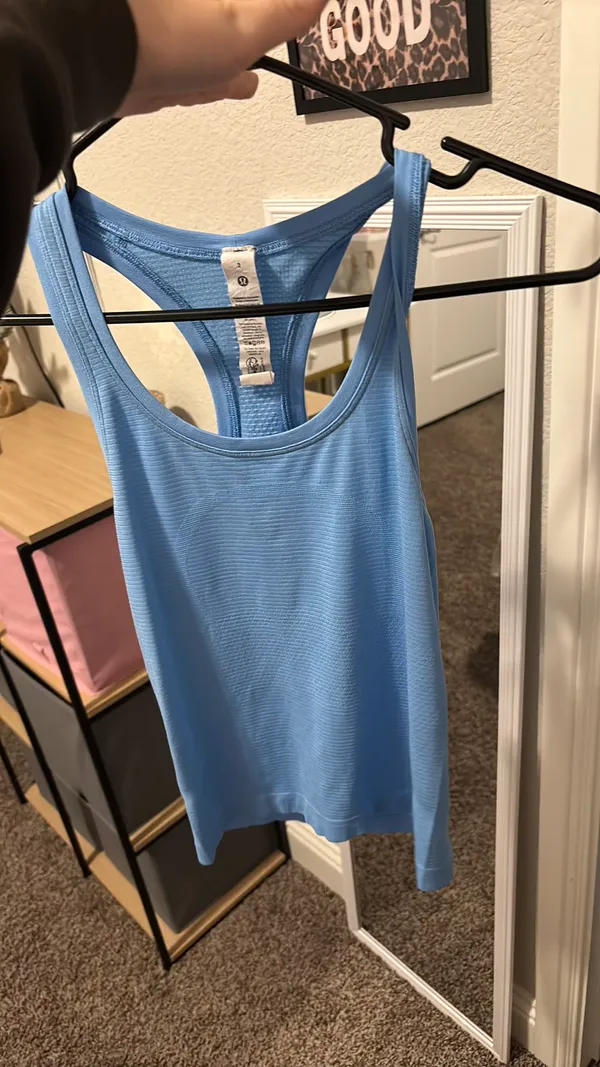 Lululemon tank top - Image 3