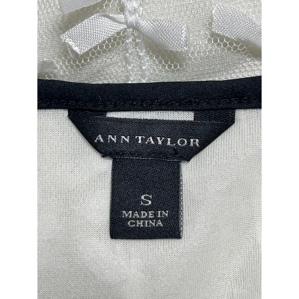 Ann Taylor Women's White Lace Bow Ribbon Short Cap Sleeve Shirt Blouse Top Sz S - Image 3