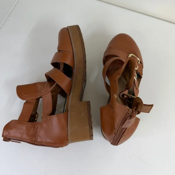 Breckelle's brown gold buckle strappy chunky heel‎ zip ankle boots sandals 8 - Image 4