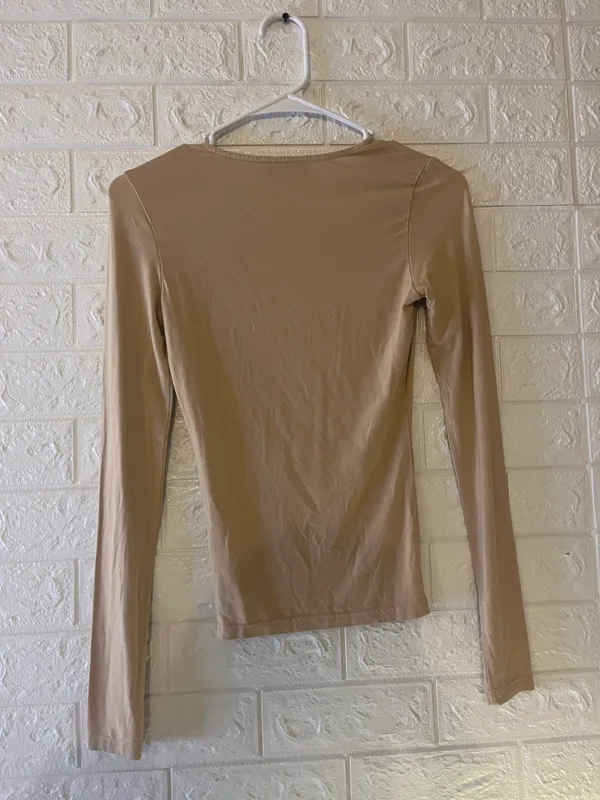 White Fox Fitted Long Sleeve - Image 2