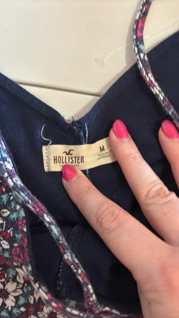 Hollister Floral Top Crop - Image 3