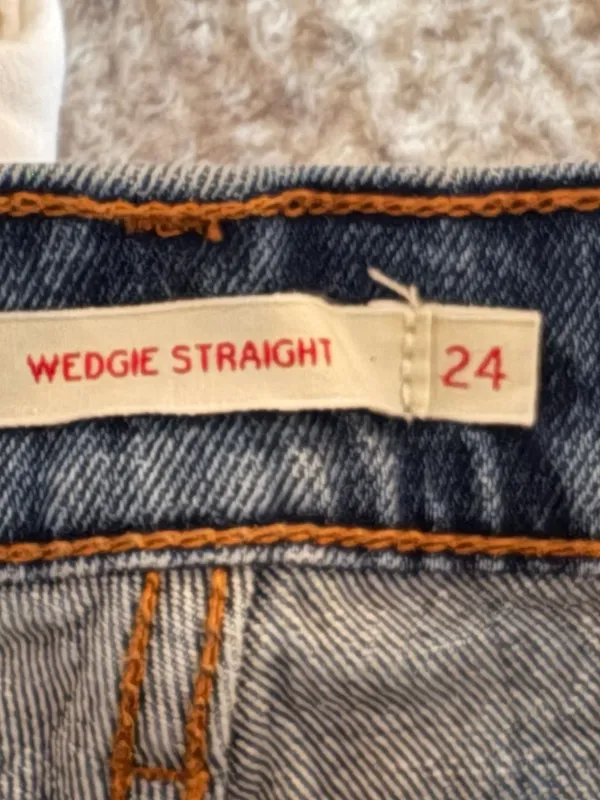 Levi's Premium Wedgie Straight Raw Hem Jeans Size 24 Dark Wash High Rise Cropped - Image 6
