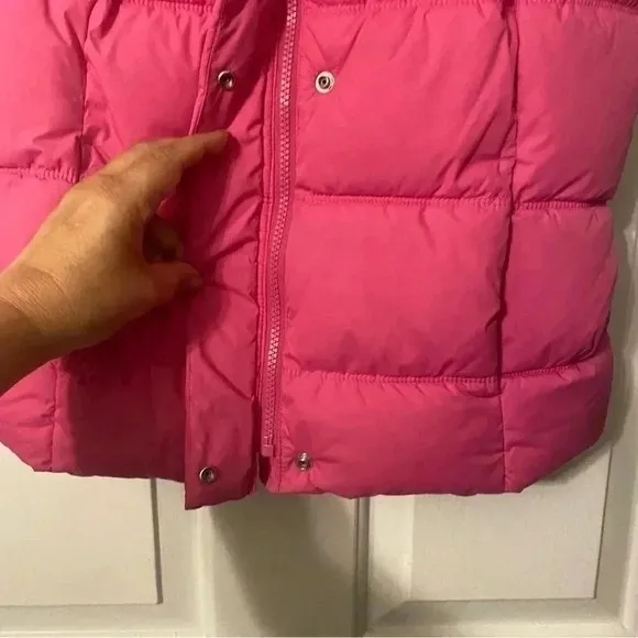 Gap Pink Puffer‎ Vest Wonen's Size Medium - Image 7