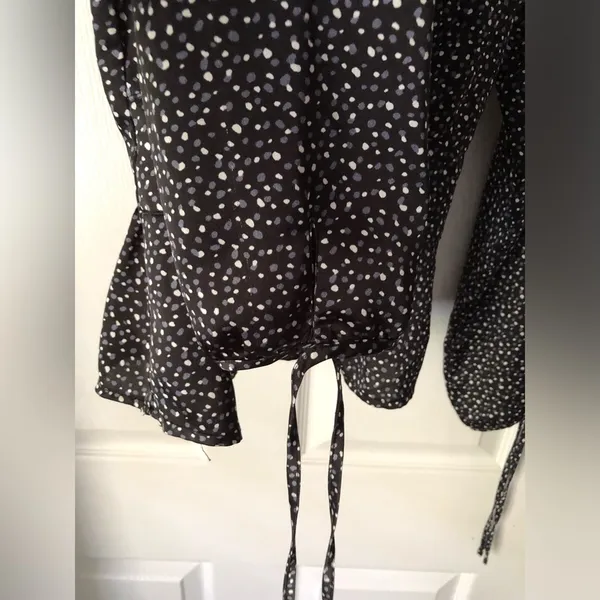 Abercrombie fitted blouse polka dots size small Y2K - Image 4