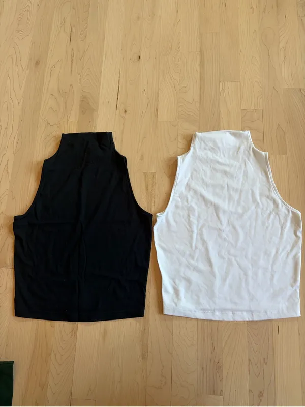 Yogalicious Zenly Evelyn Mock Crop Tank 2-pack - black/white - XS - Image 3
