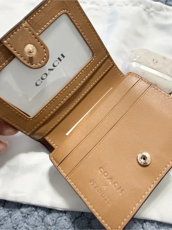 New Coach x Peanuts 2025 Snap Wallet Happiness Charlie Brown Gang - Image 5