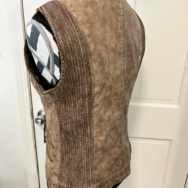 Montana Co Women’s Faux Leather Vest Brown Full Zip Vegan Western Bikercore Edgy - Image 6