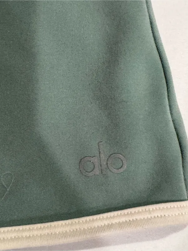 NWT Alo Yoga Airlift Bra Airbrush Streamlined Skirt Set Botanical Green Small - Image 3