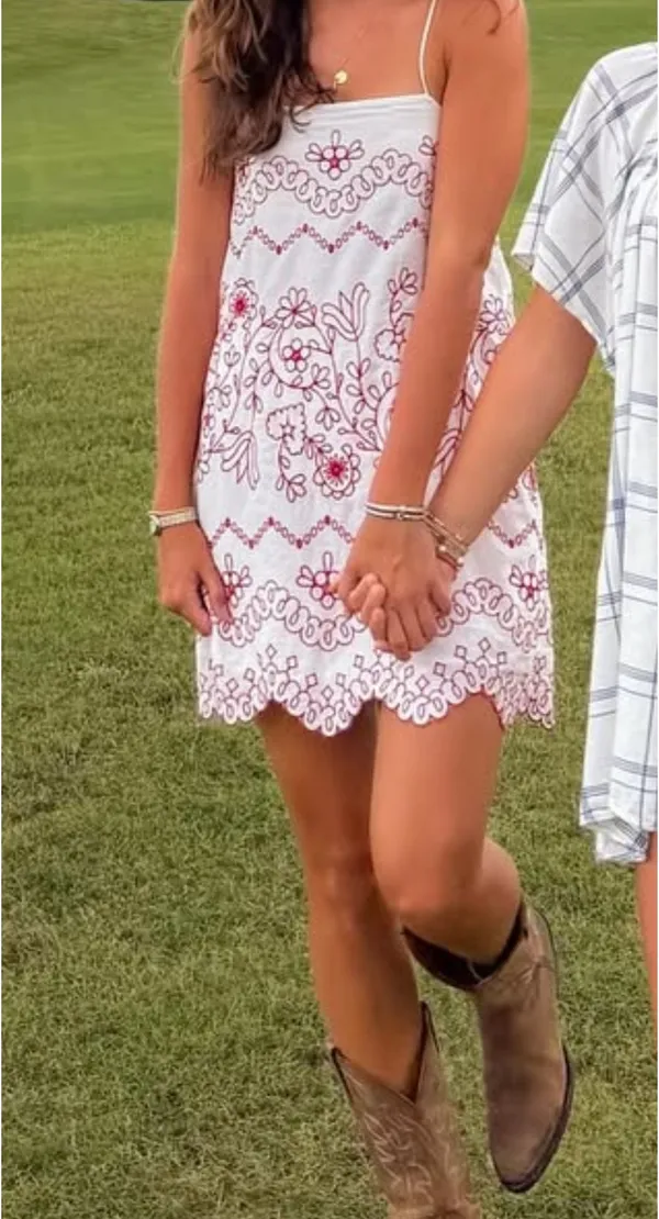 Zara white cotton red embroidery dress - Image 3