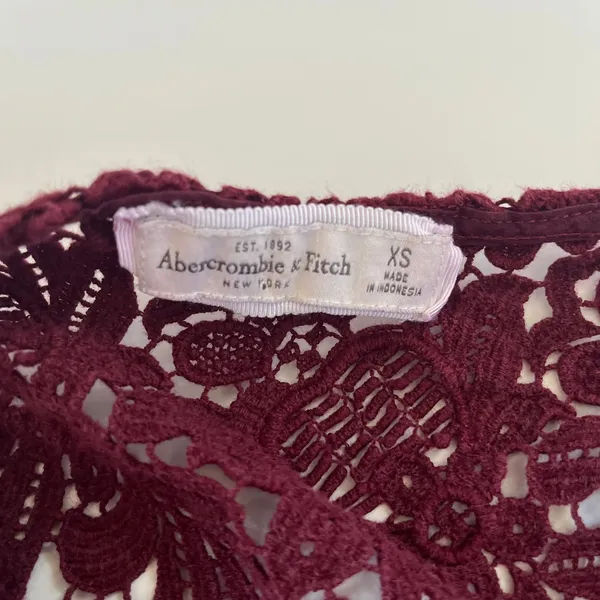 Abercrombie Fitch Y2K Crochet Crop Women Top XS Festival Coquette Boho Burgundy - Image 10
