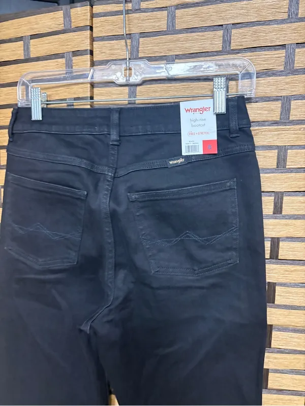 Wrangler black high rise bootcut jeans size 8/29 - Image 4