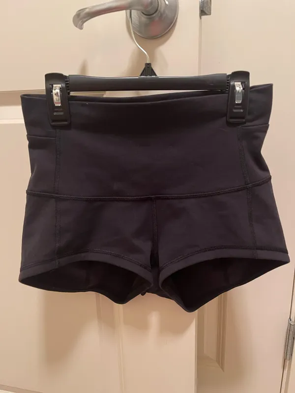 LULULEMON 🍋 Vintage Women’s High-Rise Athletic Shorts Black Size 6 Back Logo - Image 2