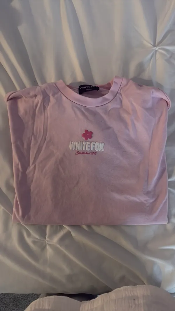 White Fox Boutique Baggy Tee - Image 4