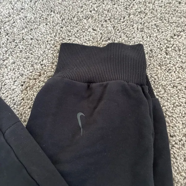 Nike Yoga Women’s Flow Hyper 7/8 Sweat Pants CJ3827 Black Size Medium - Image 2