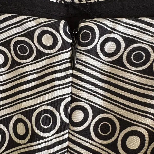 White House Black Market Silk Knee Length Swing Skirt Geometric Print‎ Size 6 - Image 3