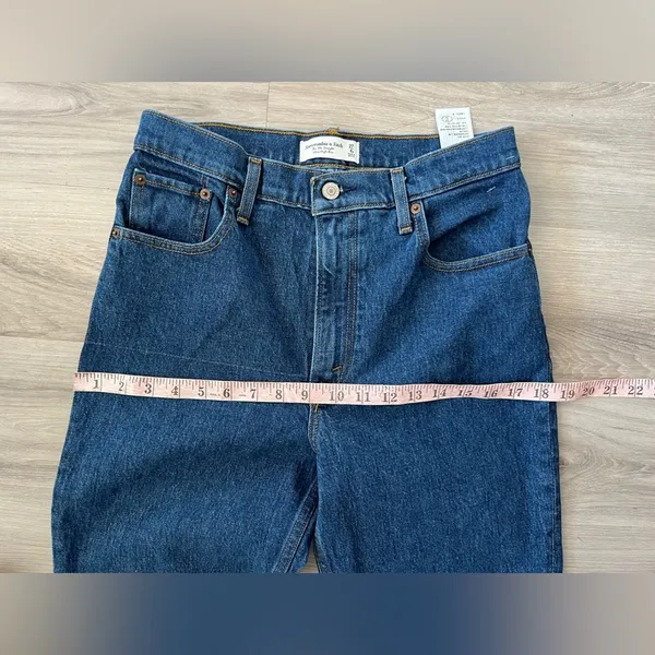Abercrombie 27/4 The 90's Straight Ultra High Rise Jeans - Image 4