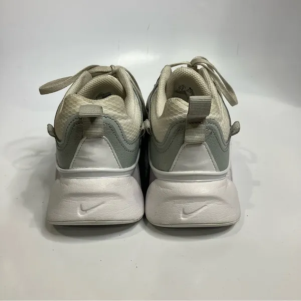 Nike‎ RYZ 365 white metallic sneakers size 9 - Image 5