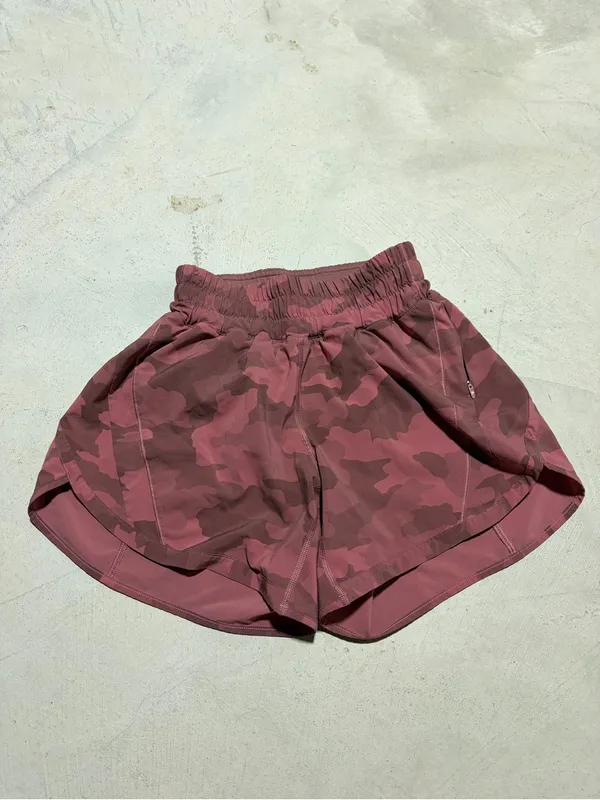 Lululemon track that mid-rise Women's lined brier rose Camo Athletic Shorts 2 - Image 2