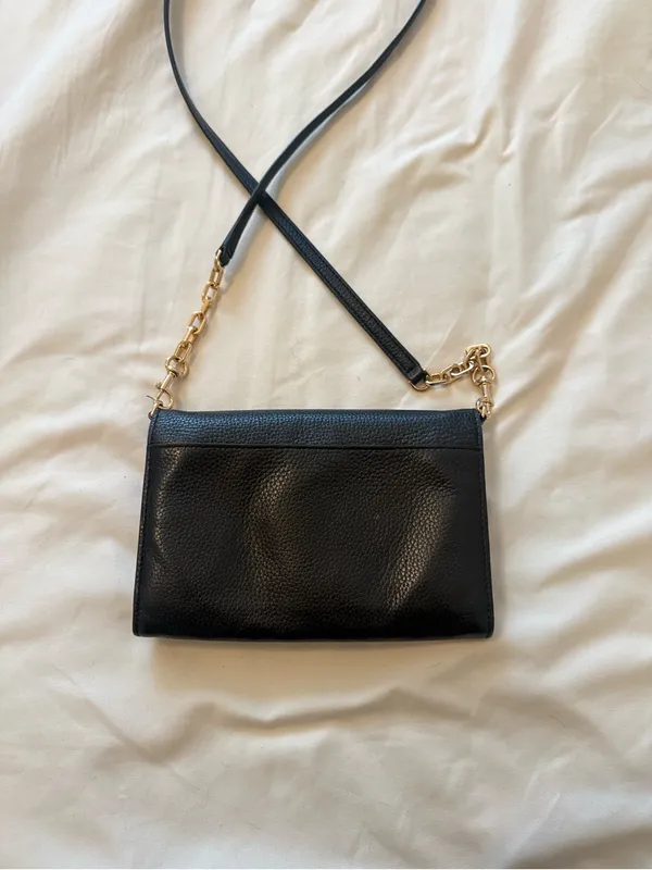 TORY BURCH | Black Georgia Pebbled Leather Fold over with gold chain detail - Image 5
