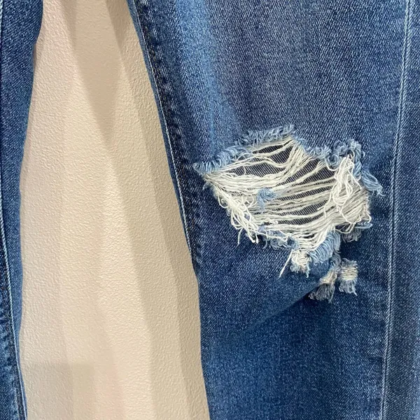 American Eagle‎ Stretch Mom Jean Distressed Knees Size 4 - Image 5