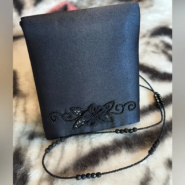 Vintage Jessica McClintock Black Floral Bead Embroidered Evening clutch purse - Image 3