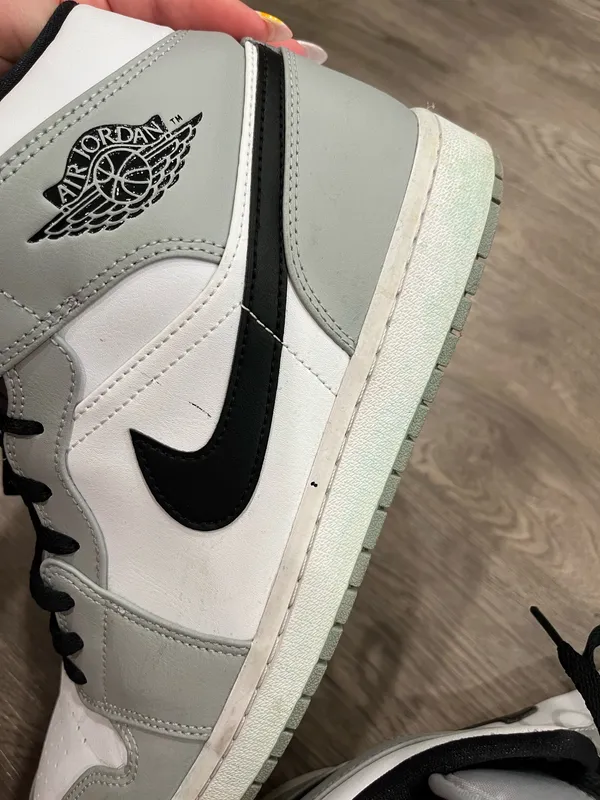 jordan 1 mid - Image 9