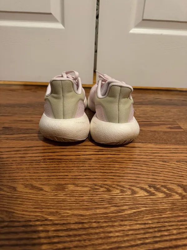 Adidas Women's Soft Pink Sneakers - Image 4