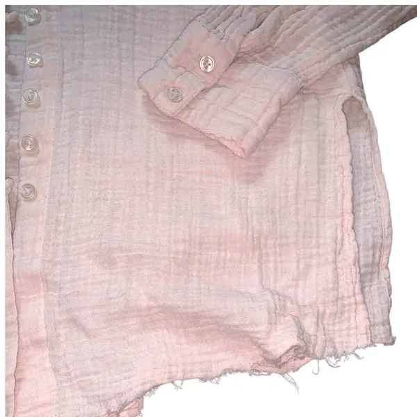 Urban Outfitters Button Down Shirt Small Pink Cotton Gauze Raw Hem‎ Boho Coastal - Image 5