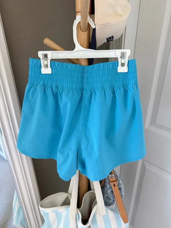 Gap mid rise shorts - Image 2