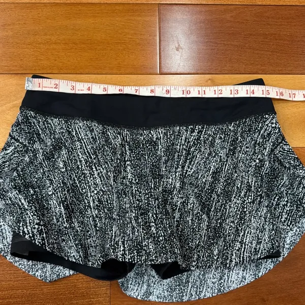 NWOT Lululemon Pace Rival Skirt Womens Black White Static Print Skort Size 8 - Image 7