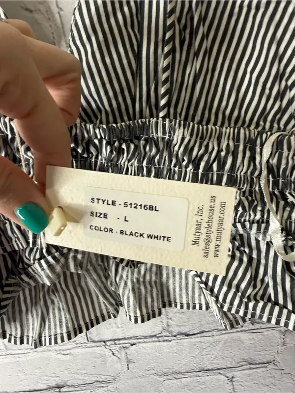 NWT sim and Sam Striped Tie-Shoulder Smocked Waist Women's Top large - Image 7