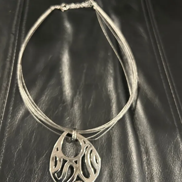 Elegant Silver Pendant Necklace - Image 5