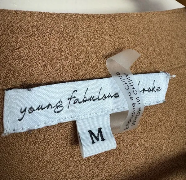 CLEARANCE! Brown Young, Fabulous & Broke Top Size M EUC - Image 5