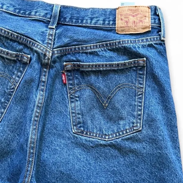 Levi's 501 blue mid thigh denim shorts - Image 3