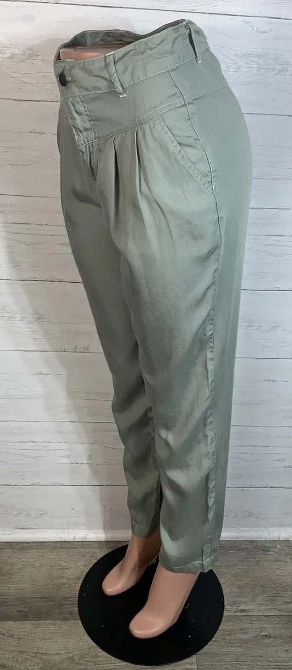 Gianni Bini green pleated tencel pants size Small high rise - Image 2