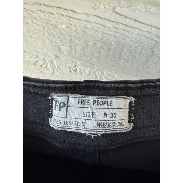 Free People Women's‎ Black Wash Flare Leg Pull On Jeans Size 30 - Image 4