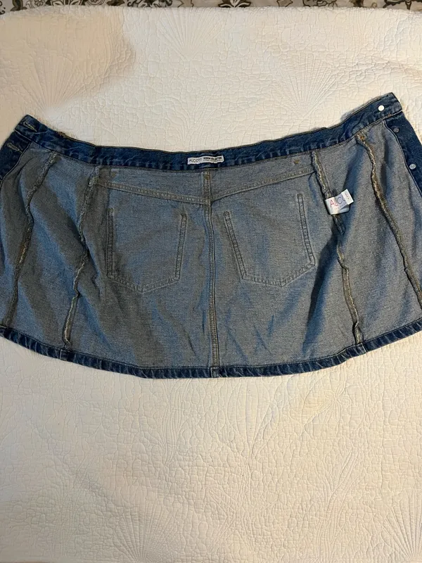 Vintage Alcott denim mini skirt- button down - Image 3