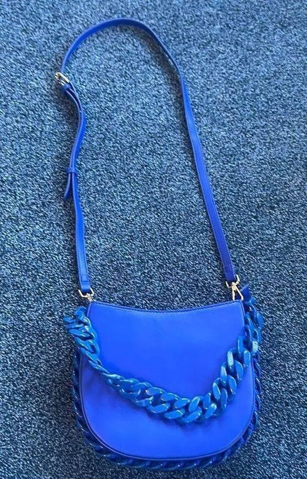 Blue purse with blue chain detailing - Image 2