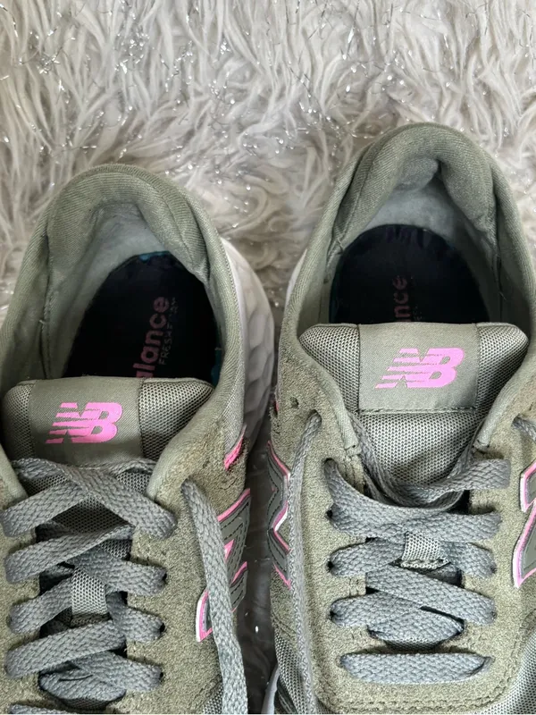 New Balance Women's Olive Green/Sneakers with Pink Details Size 9 - Image 8