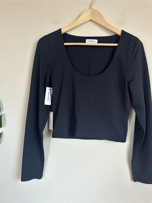 NWT Aritzia Babaton Contour Scoop neck Long Sleeve Top - Image 3
